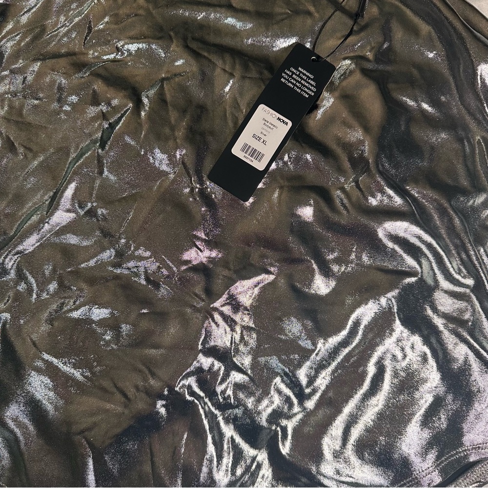 Silver Metallic One Shoulder Bodysuit Size XL NWT - Picture 3 of 5